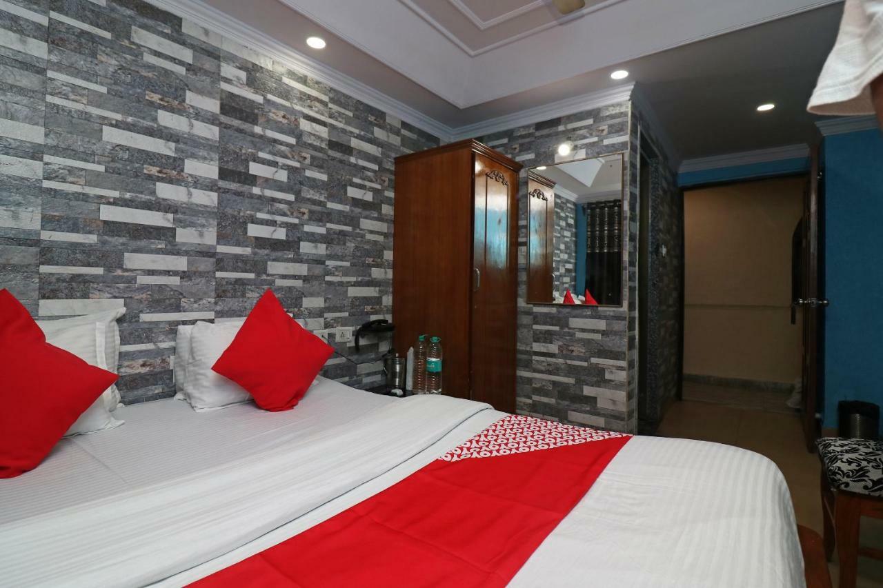 Oyo Flagship 16209 Hotel Ambar Palace Bara Bazar Экстерьер фото