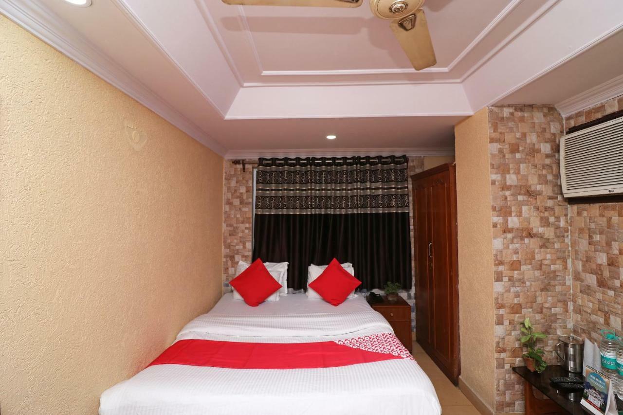 Oyo Flagship 16209 Hotel Ambar Palace Bara Bazar Экстерьер фото