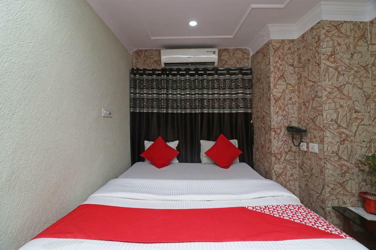 Oyo Flagship 16209 Hotel Ambar Palace Bara Bazar Экстерьер фото