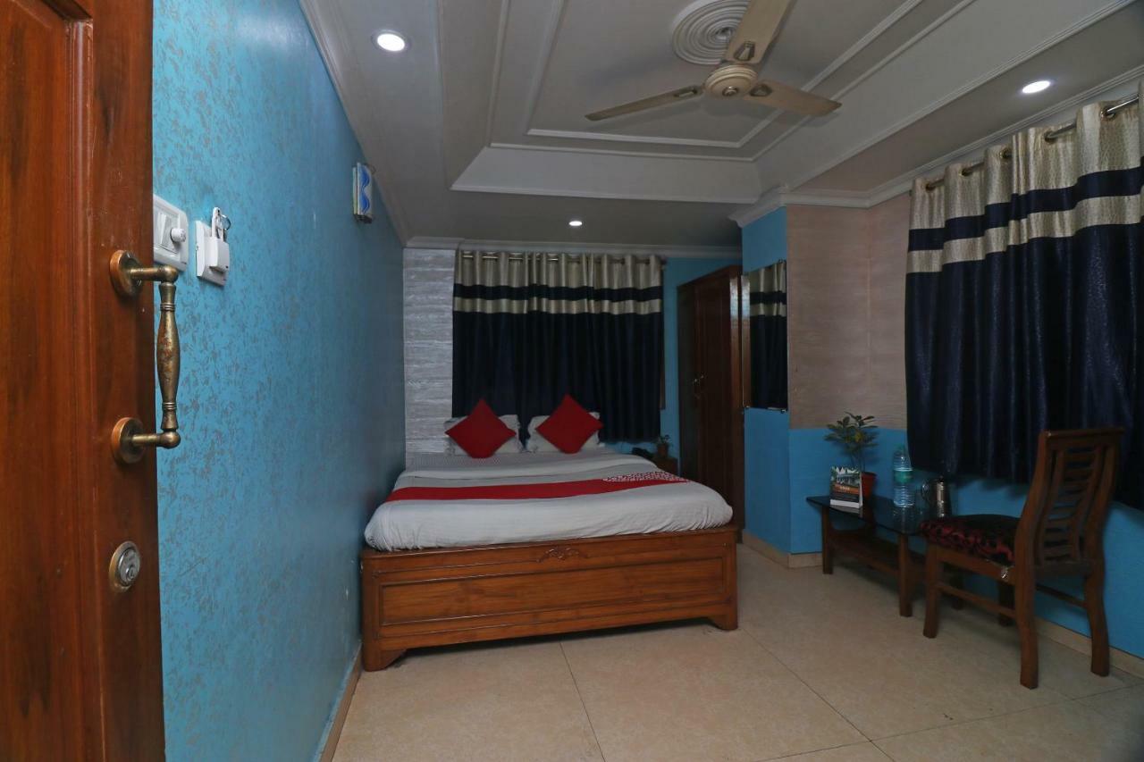 Oyo Flagship 16209 Hotel Ambar Palace Bara Bazar Экстерьер фото