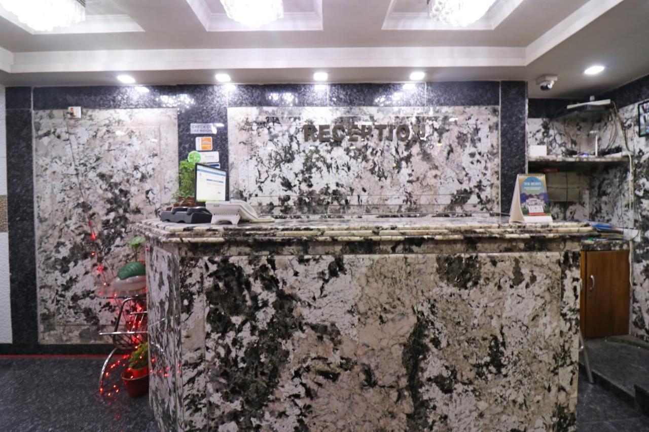 Oyo Flagship 16209 Hotel Ambar Palace Bara Bazar Экстерьер фото