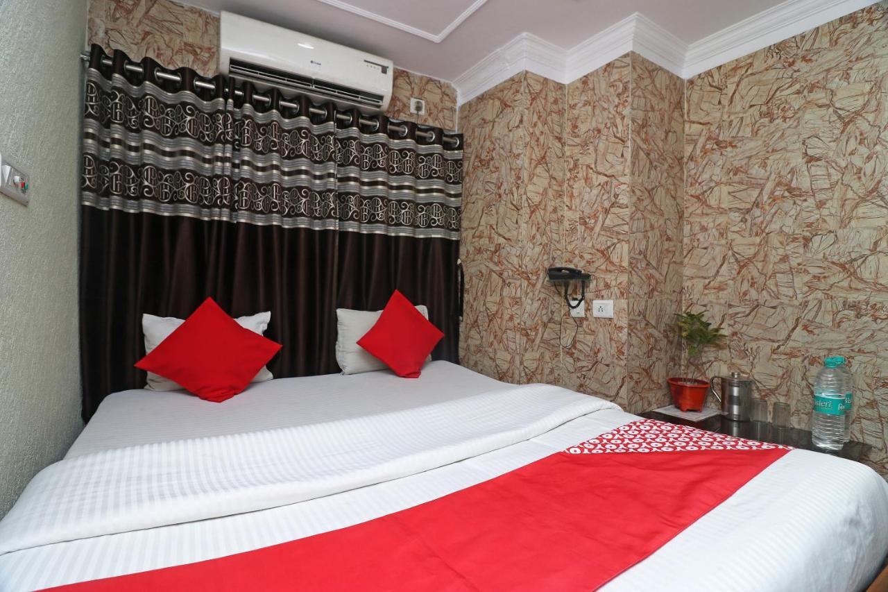 Oyo Flagship 16209 Hotel Ambar Palace Bara Bazar Экстерьер фото